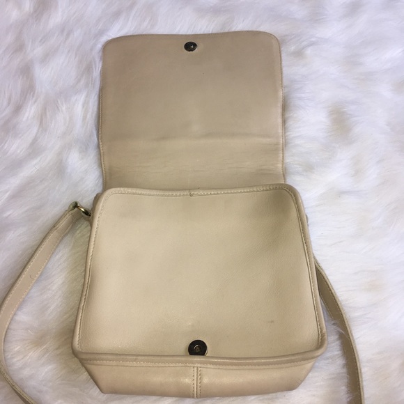 Authentic Coach Messenger / Crossbody - Picture 5 of 7